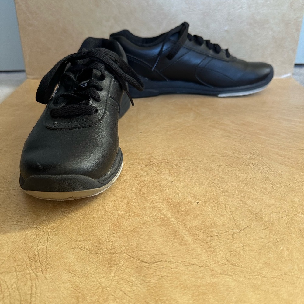 Official Dexter Bowling shoes Size 5